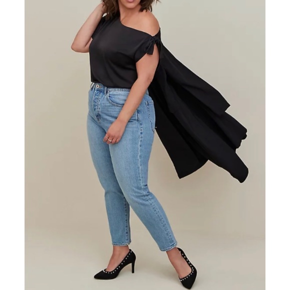 🆕 Black Satin Off Shoulder Top 3 3X 22 24 NWT Torrid New! - Picture 2 of 6